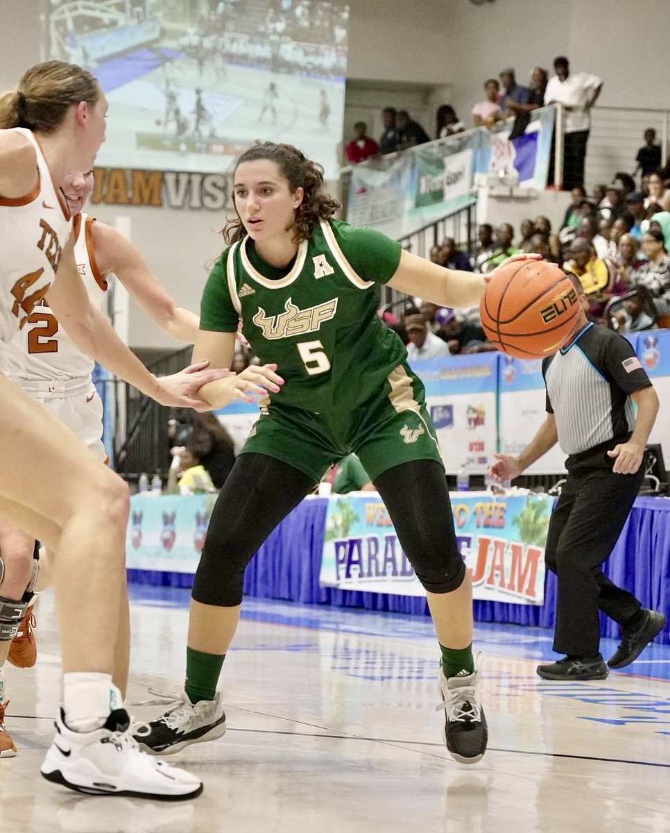 coast2coastwbb's tweet photo. โจVittoria Blasighโจ
๐ Stand out Freshman from Udine, Italy averaging 13 PPG and shooting 44% from the field. Excited to see what she brings to the table as she leads the @usfwbb team at our WPB Classic this year!
๐ฒ@flohoops Dec 20-21st ๐ #coast2coastwbb #flohoops https://t.co/kHGmK5TjBS