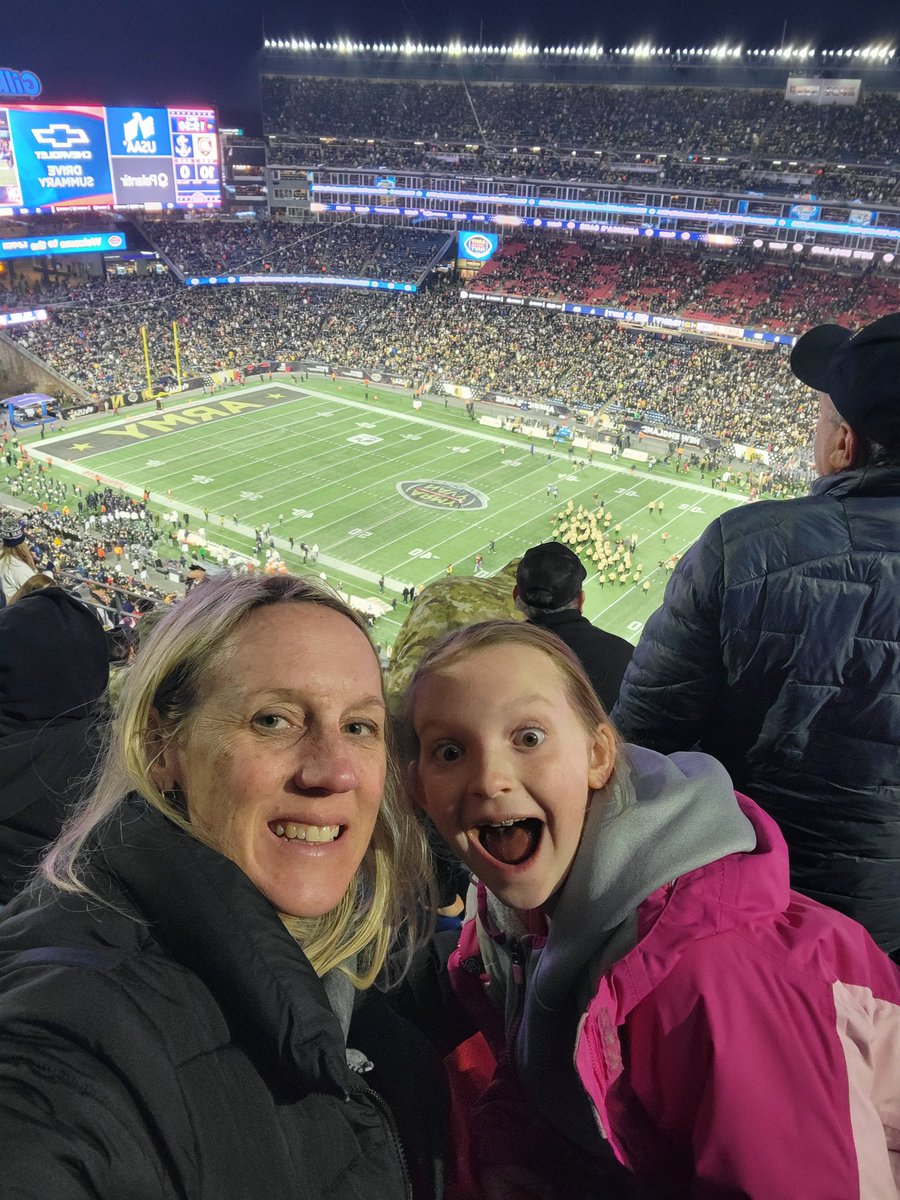 rbaudendistel's tweet photo. #ArmyNavy https://t.co/YFYbNVq3gt