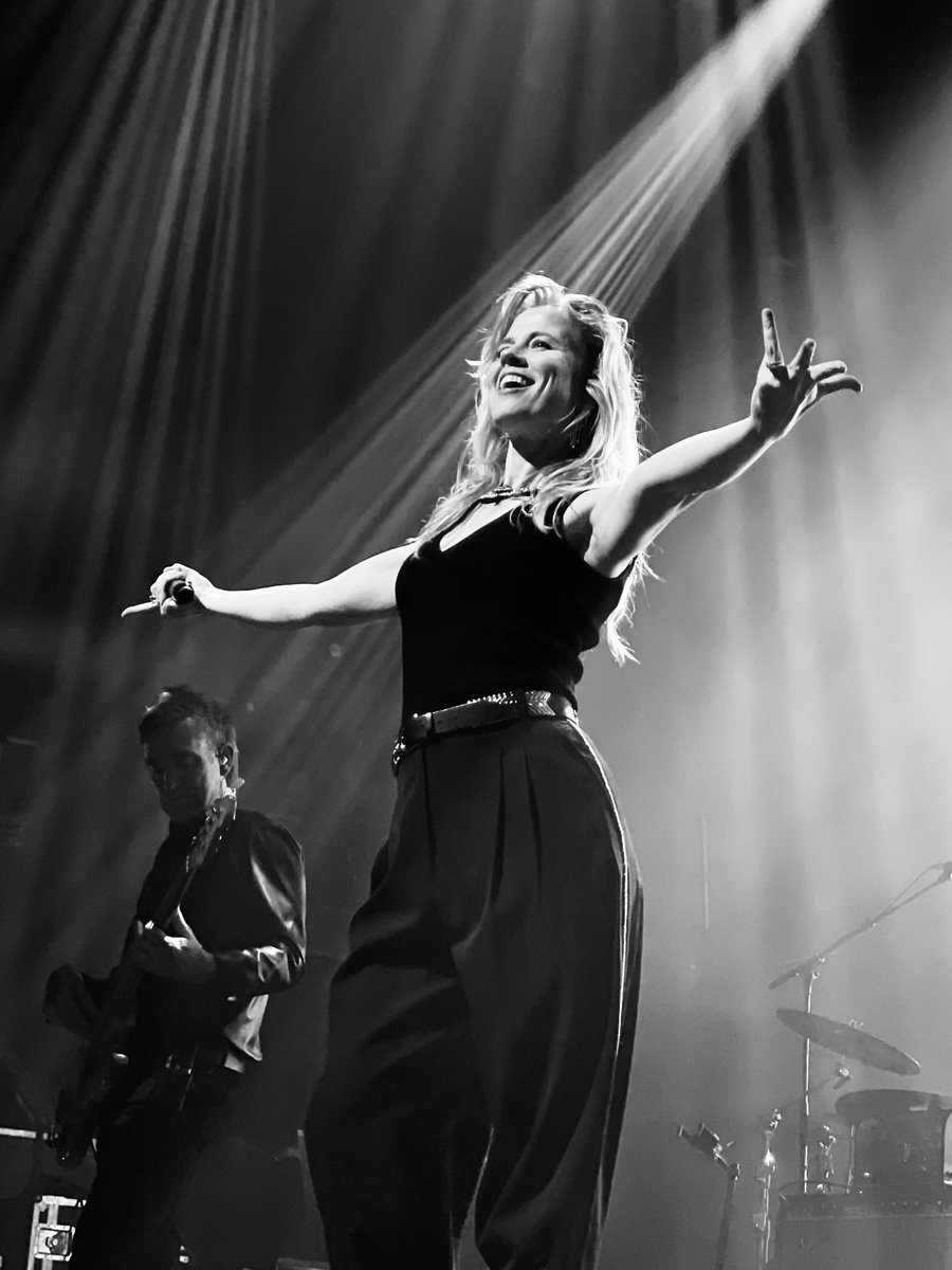 MerelSeen's tweet photo. Blij eitje ❤️ @IlseDeLange https://t.co/LbSMAnr8Od