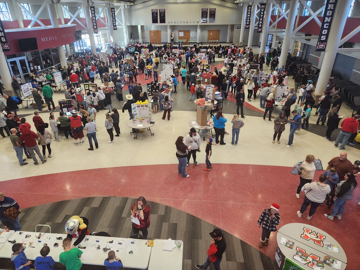 moorem_math's tweet photo. @Team3465 hosted an @firstlegoleague Expo today! We had  @LEGO_Group village, EZbots, a little @FTCTeams action, and @Sphero painting! #masterpiece #makeitloud https://t.co/vDXp087I4z