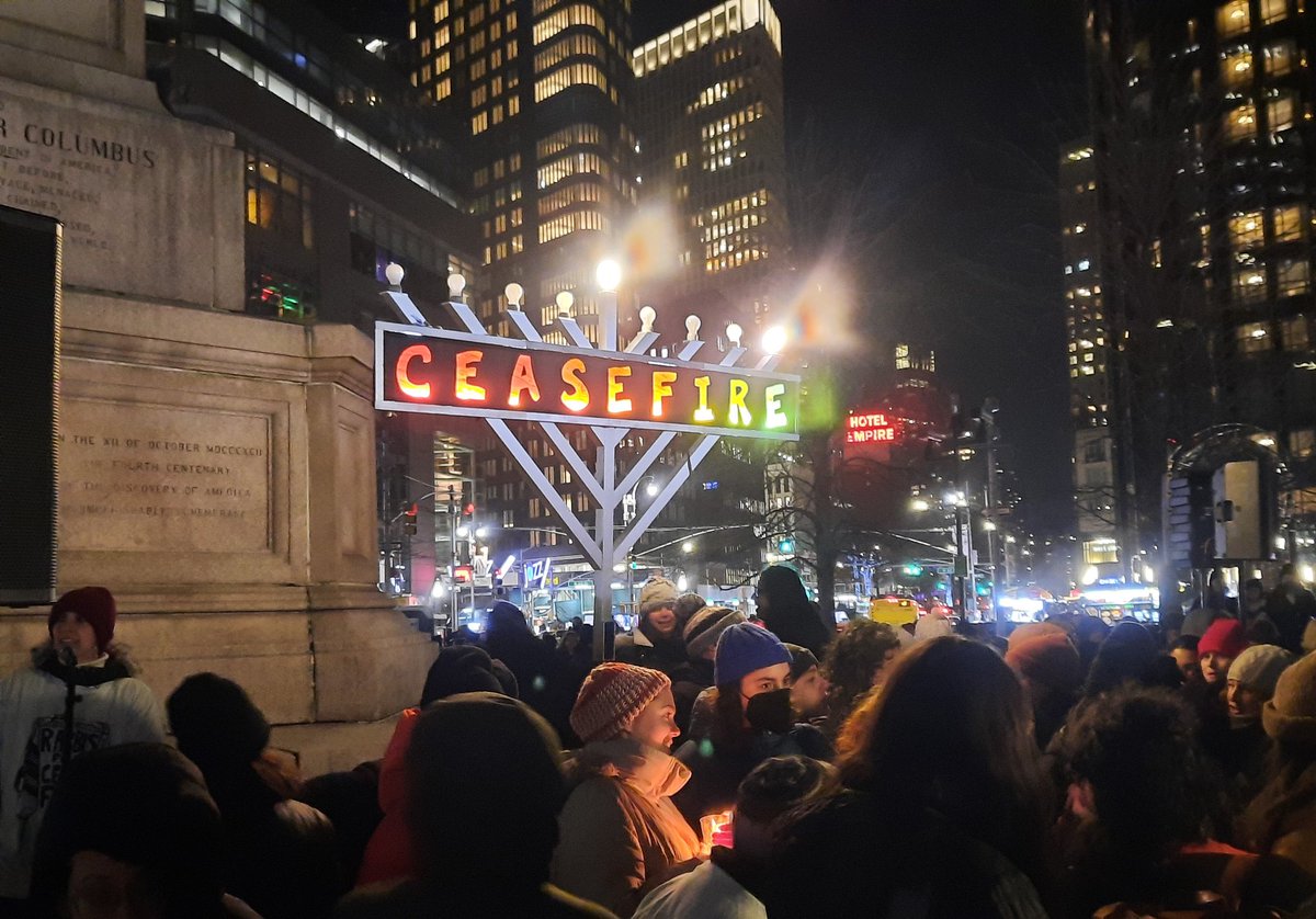 Chanukah for Ceasefire in NYC @jvplive @IfNotNowOrg @JFREJNYC