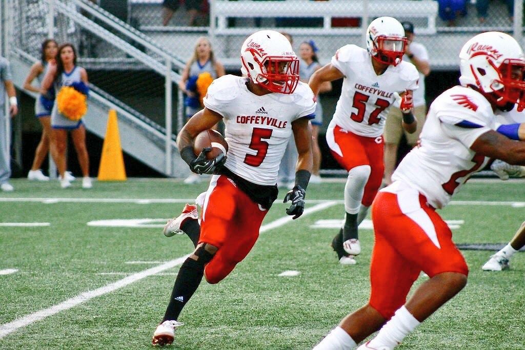 MckeeIsaiah4's tweet photo. after talk with coach Cherico, Blessed to receive offer to play at Coffeyville College 🔴⚪️ #AGTG  
@NorthMeckFB @NM_Vikings https://t.co/k1SidgjE1f