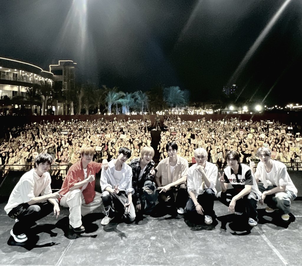 Jakarta! You guys are extremely the best. We were truly touched by your excitement at finally meeting us. Regarding Czennies, there is no question. We truly relished this unique moment because you truly brought us joy. We hope that this moment can continue in the future.