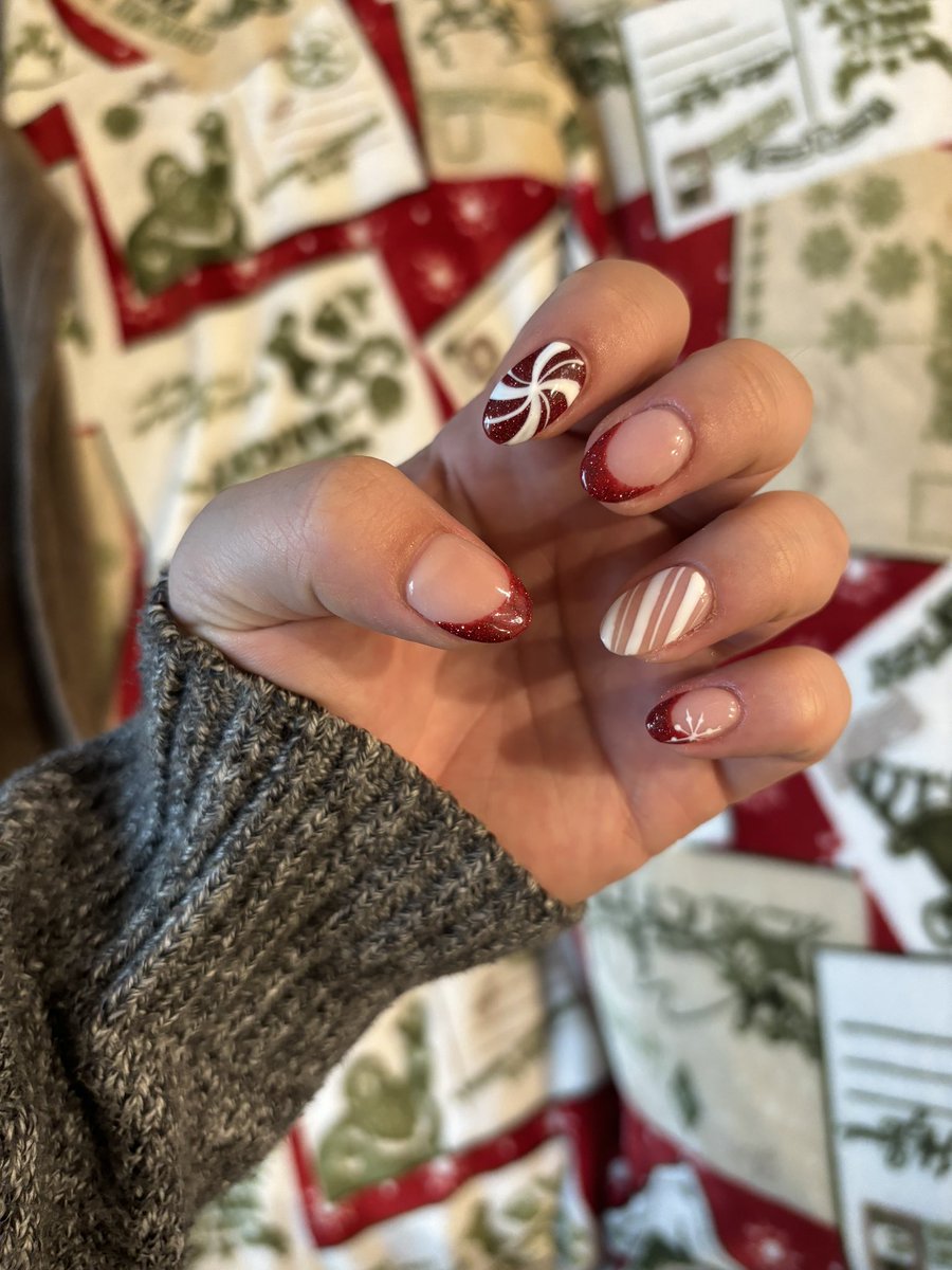mayorbaylee's tweet photo. I forgot to ask what I should do for my nails so here’s what my nail tech wanted to do with my nails 🥹 

(MY NAILS THESE ARE MY NAILS ❤️) https://t.co/GghIYCLwFt