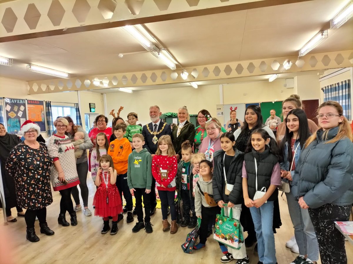 rotherhamdc's tweet photo. What an amazing afternoon… a visit from @RotherhamMayor , a visit from Santa and best of all we brought over 85 deaf children and their families together… We look forward to seeing you all in 2024!!! 
Merry Christmas and a very Happy New Year, love Team RDC 💚🥰🎅🏼🎄 https://t.co/5LSrWJOxgq