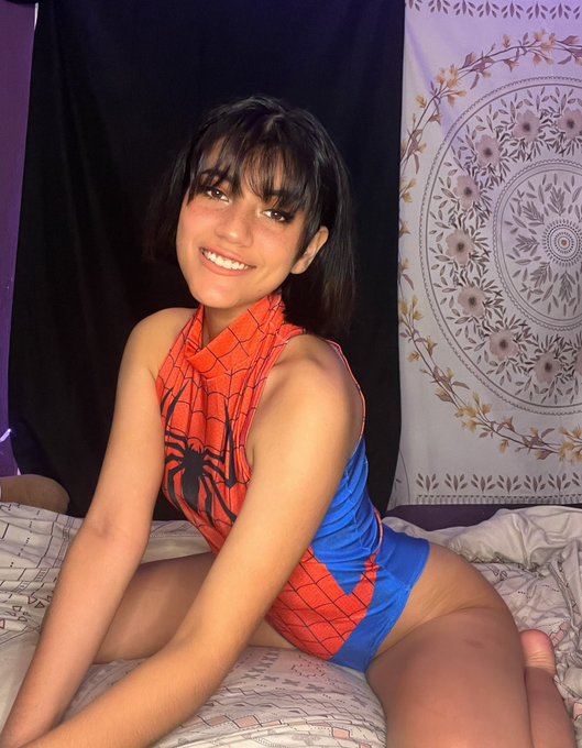 Watch Faye ♡'s leaked NSFW photo on TwXstars