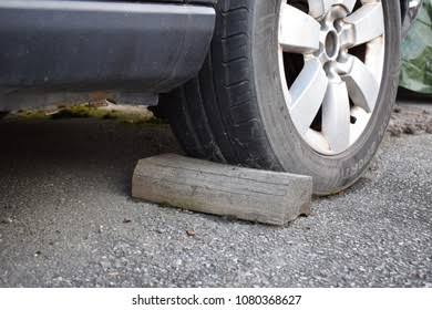 GSaruni's tweet photo. SHORT THREAD...

HOW TO PARK FOR EXTENDED PERIODS

Once in a while we park our cars for a long time. Because we're on holiday, work or have another preferred mode

Whatever the reason, storing the car so that it stays in great condition when you need it again is good thinking... https://t.co/TTtKhxYkgE