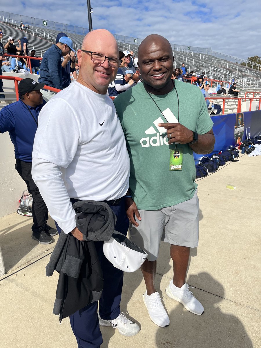 My family always said I looked like ⁦@ESPNBooger⁩, so meeting him at the FHSAA Football Championships in Tallahassee, FL was awesome. Booger was GR8 & wanted our family to know they have good taste. Thank you ⁦@FHSAA⁩ for a GR8 weekend. Life with Football is Better.
