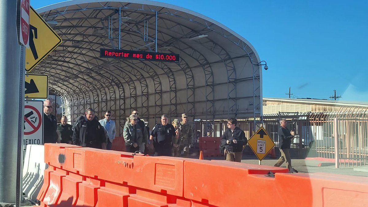 La gobernadora de Arizona <a href="/katiehobbs/">Katie Hobbs</a> está visitando por primera vez la garita de Lukeville la cual ha estado cerrada por seis días, debido a la crisis migratoria que vive esta zona. Los detalles de este recorrido por <a href="/TelemundoAZ/">Telemundo Arizona</a>