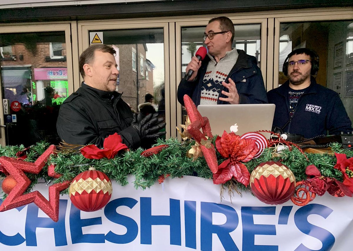 MrAndy_Carter's tweet photo. Pleasure to be back out in #Warrington South today supporting local businesses in #Lymm at the Dickensian day parade and celebrations.  Huge crowds in the village, most managing to avoid the showers catching a glimpse of Father Christmas on his sleigh. https://t.co/hyH2IFAVL9