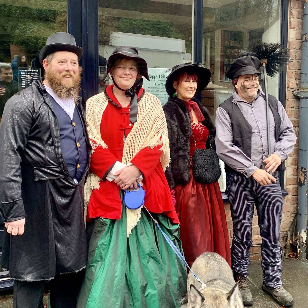 MrAndy_Carter's tweet photo. Pleasure to be back out in #Warrington South today supporting local businesses in #Lymm at the Dickensian day parade and celebrations.  Huge crowds in the village, most managing to avoid the showers catching a glimpse of Father Christmas on his sleigh. https://t.co/hyH2IFAVL9