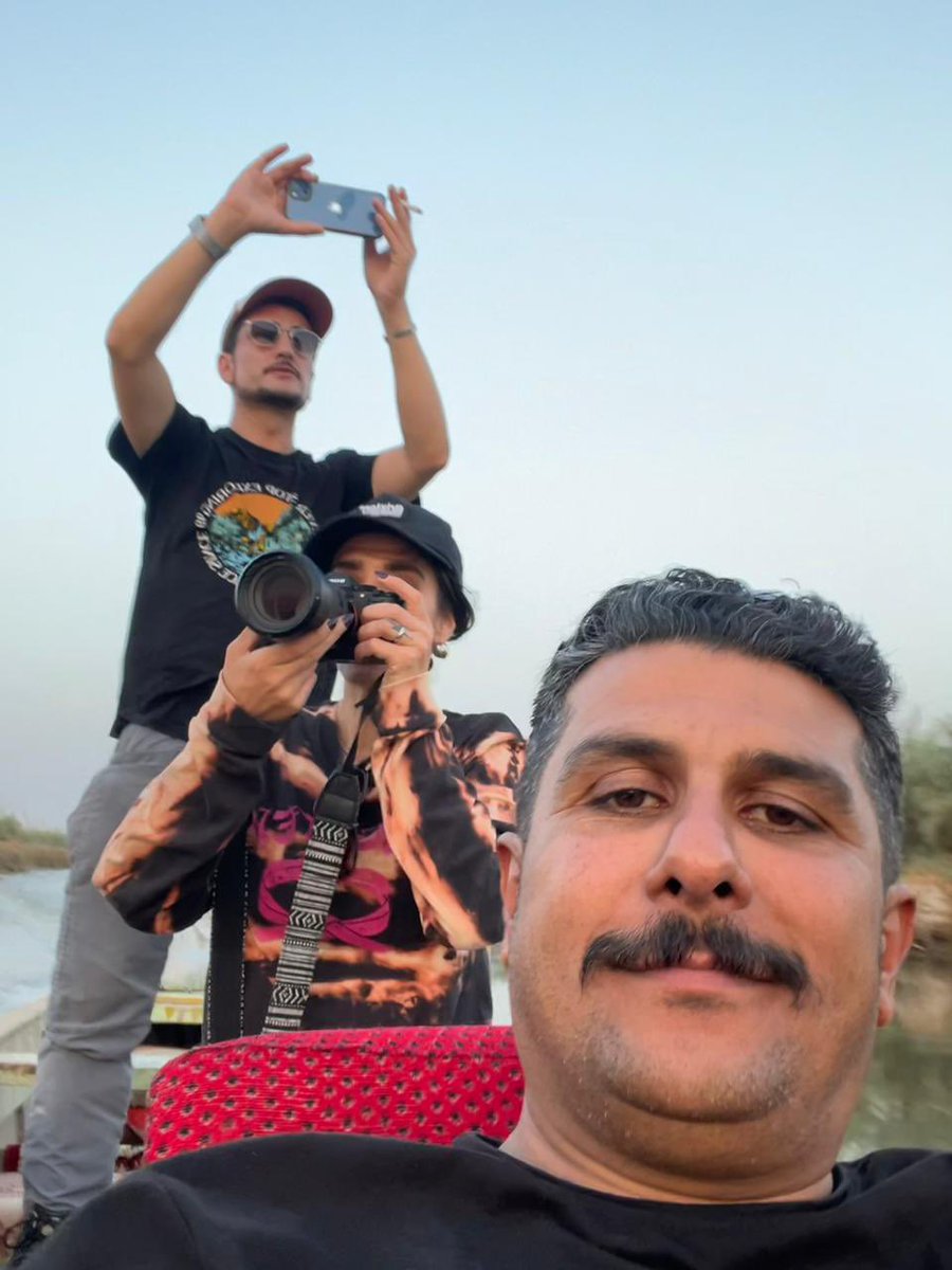 Pour finir, merci à mes 2 merveilleux fixeurs, la crème de la crème en Irak <a href="/SangarKhaleel/">Sangar Khaleel</a> avec qui j’ai préparé ce reportage et Alaa Mahsoob qui m’a accompagné sur le terrain et a été d’une efficacité sans faille, et ma binôme de choc <a href="/ZimJules/">Julia Magyar Zimmermann</a> à la photo ! Cœur sur vous (16/16)