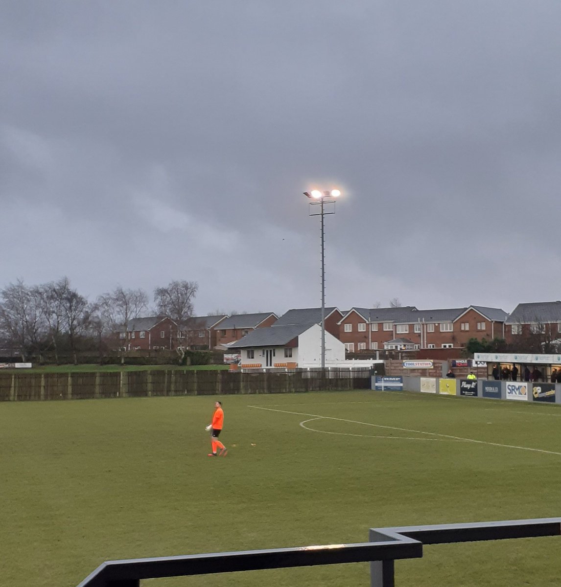 smilerhopper's tweet photo. #matchopping #roundhopping #westyorkshire at the @fantasticmedia welfare ground for @Emley_AFC (2nd) @NCEL premier v @WD_CFC (7th) @nwcfl prem in the @IsuzuFAVase 3rd round proper with @spireitepete & mellie Game number 138 light rain drying wind game on who will make the 4th rnd https://t.co/ly2MS9DHZr