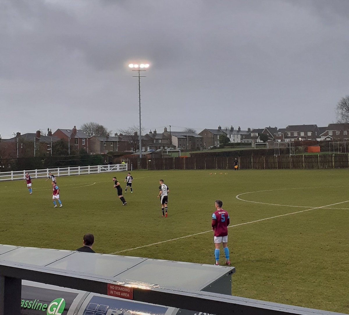 smilerhopper's tweet photo. #matchopping #roundhopping #westyorkshire at the @fantasticmedia welfare ground for @Emley_AFC (2nd) @NCEL premier v @WD_CFC (7th) @nwcfl prem in the @IsuzuFAVase 3rd round proper with @spireitepete & mellie Game number 138 light rain drying wind game on who will make the 4th rnd https://t.co/ly2MS9DHZr