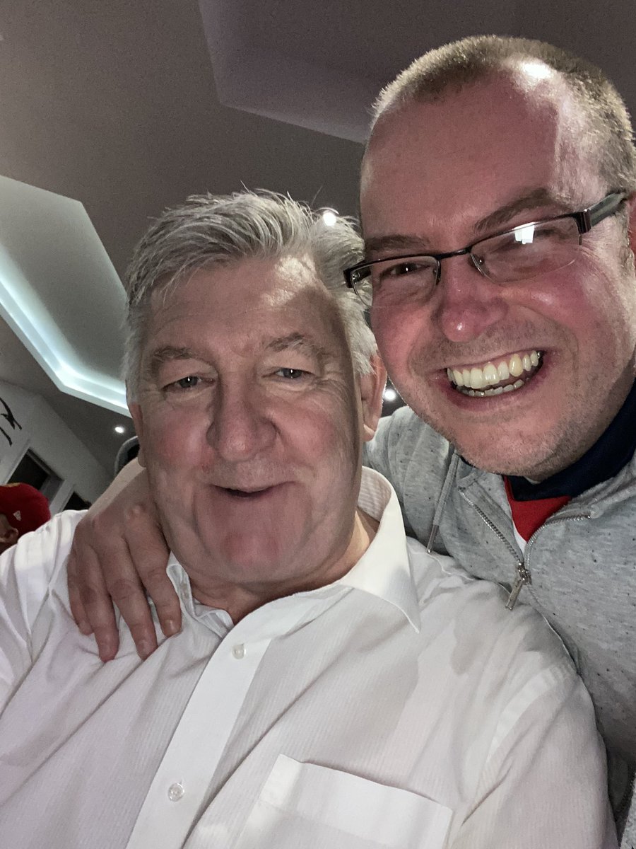 @NormanWhiteside hotelfootball. Thanks for the drink Norman. Lovely to meet you x