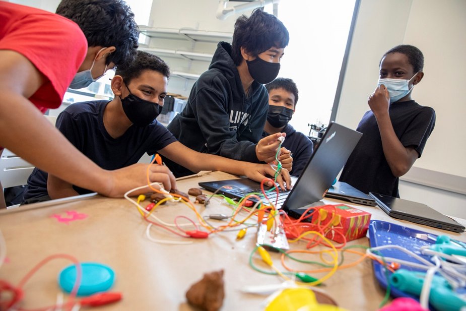 HHFoundation's tweet image. @KIDMuseumMD and @HHFoundation will celebrate #CSEduWeek this Sunday 12/10 through interactive coding workshops to introduce, engage, and educate #LatinoYouth through Computer Science. Read more: hhf.page.link/kctr and join us!