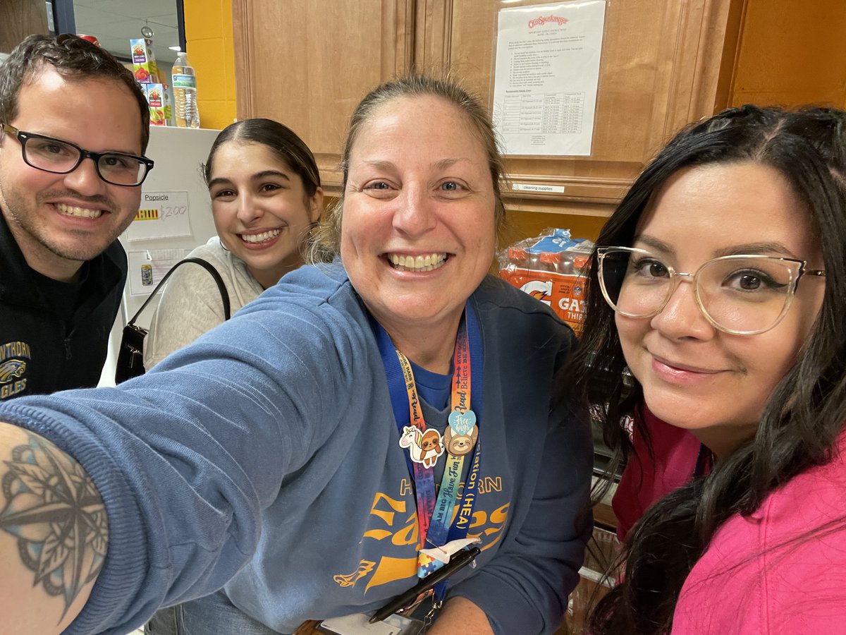 Look at these <a href="/HawthornMSN73/">Hawthornmiddlenorth73</a> Staff Eagles working the Hawthorn Spirit Invite with smiles and style.  #BetterTogether