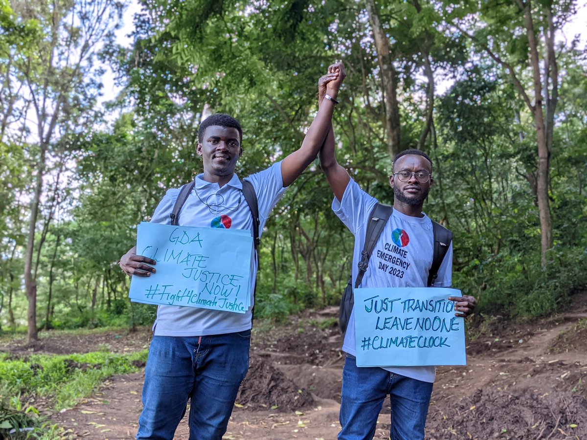 Global Day Action for Climate Justice with indigenous childs in DRC engaged to fight for #ClimateJustice and remind autority to make loss & damage finance by promoting #RenewableEnergy #Fight4ClimateJustice #SystemeChange #ActInTime @theclimateclock @AfricaClock #SDGs #UNEP