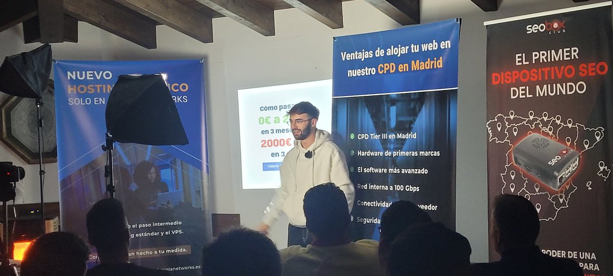 krloslu's tweet photo. @jordisource automatizando nicho con IA #SEOrural23 @raiolanetworks @WebPositer @Publisuites_BR https://t.co/F7qk0hr71o
