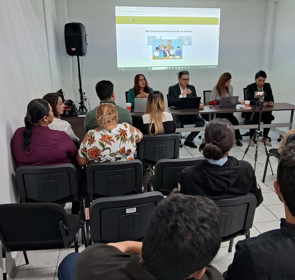 observatoriomzt's tweet photo. 🎥 #EnVivo 🔴
Hoy en el #DíaInternacional Contra la #Corrupción estamos en el lanzamiento de la 📃 #Convocatoria de la #RedCiudadana Anticorrupción de #Sinaloa, un ejercicio del @cpcsinaloa que fortalece alianzas y promueve desde #OSC mejores prácticas de Gobierno. https://t.co/S3WINqf01Q