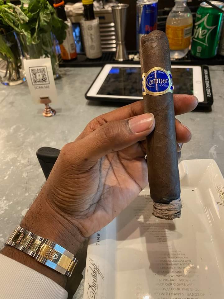 Canimao1's tweet photo. #www.canimaocigars.com#cubanmasterblendermelgonzalez#bestbargauncigar2009#canumaosmokedelicious#canimaocoffee.com#cigarsandespresso https://t.co/6SSJXdi6Yo