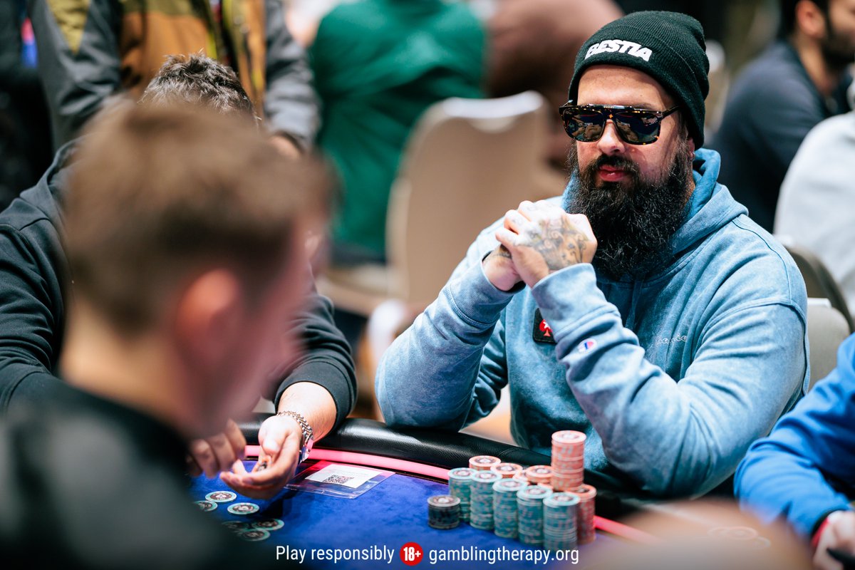PokerStarsLIVE's tweet photo. Fewer than 175 players remain in the record-breaking Eureka Main Event. 

Big names are buiding big stacks, with @xflixx, @PapoMcArg and @Mr__Boxes all still in contention.

Follow live @PokerNews updates here 👉 https://t.co/ixbaABpB8O

#EPTPrague https://t.co/kXGG5XRRjy