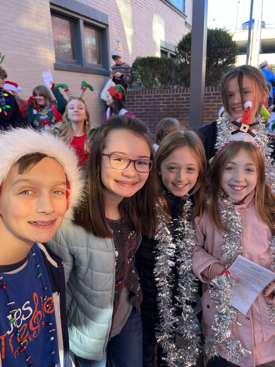 JES Treblemakers Choir Members are SO excited to march and sing in the Saint Charles’ Christmas Traditions parade!