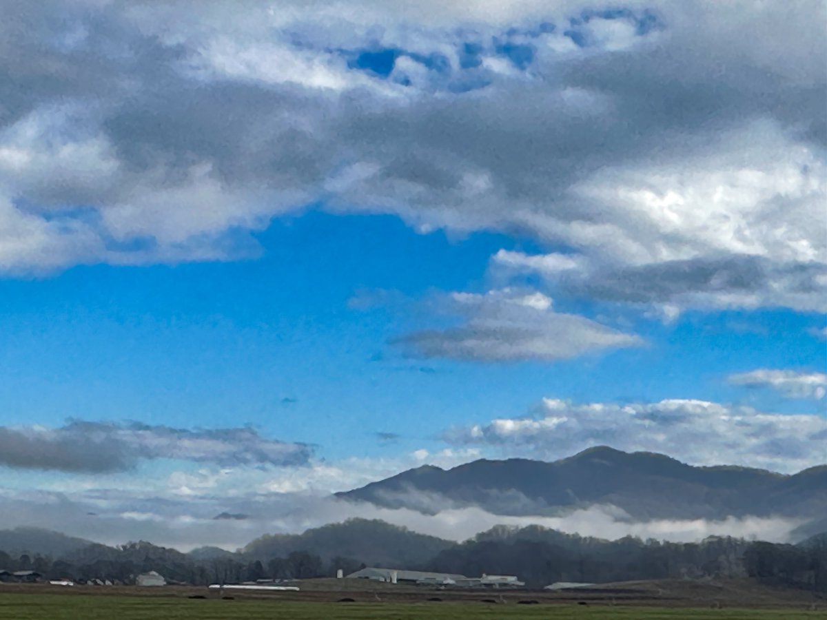 Out adventuring in Sevier County, TN 🤠 #GreatSmokyMountain @StormHour @ThePhotoHour