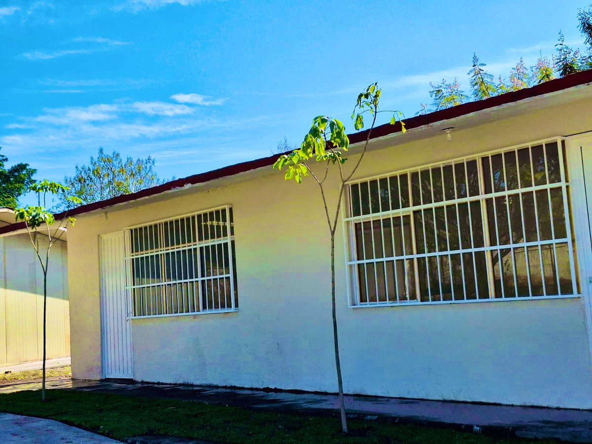 juanangel_fb's tweet photo. Abuelitos abandonados, violentados, echados por sus hijos de su propia casa, etc. son de los temas más difíciles que como alcalde he tenido que atender, por eso está ya casi listo el primer refugio del adulto mayor, podrán entrar y salir cuando gusten, dormir aquí o pasar el día https://t.co/hzKW06qRUA