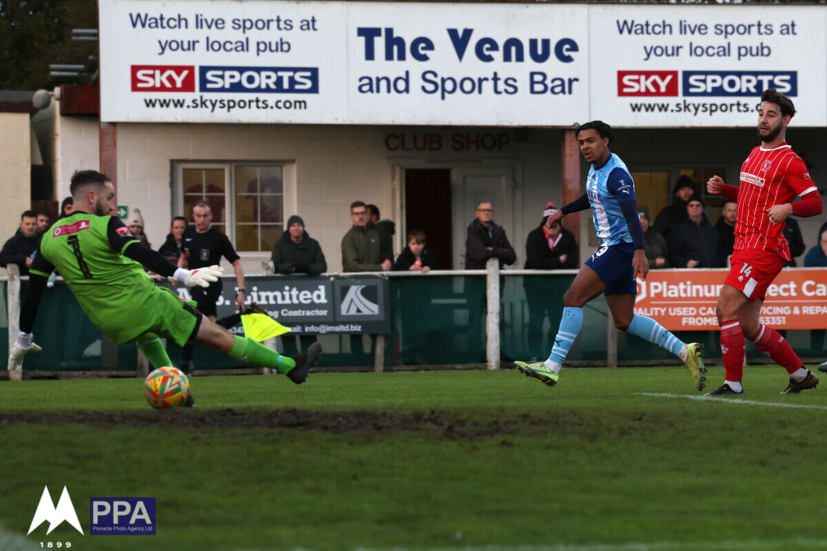 TUFC1899's tweet photo. 🟡 REPORT: Frome 1 - 4 United

United made it through to the Isuzu FA Trophy 4th Round, following a confident showing against Frome Town at Badgers Hill on Saturday.

👉 https://t.co/e67rvPjDl8

#tufc #FROTOR #IsuzuFATrophy https://t.co/zC8Dnm0SBc