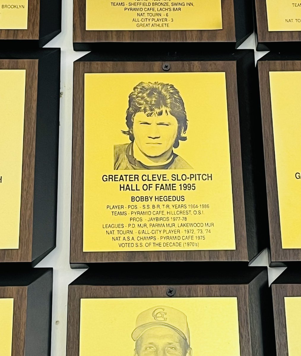 Hegedusinthe216's tweet photo. Surprise Hegedus Family visit to the Cleveland Softball Hall of Fame w/ 1995 inductee/my father Bob Hegedus Himself!! (12/9/23)
3-tweet photo barrage 🧵:
#Cleveland #Softball #HallOfFame #Euclid #Parma #PyramidCafe #ClevelandJaybirds #PDMajor 
⚾️🏆❤️🥳 https://t.co/u7Ti1bVgL2
