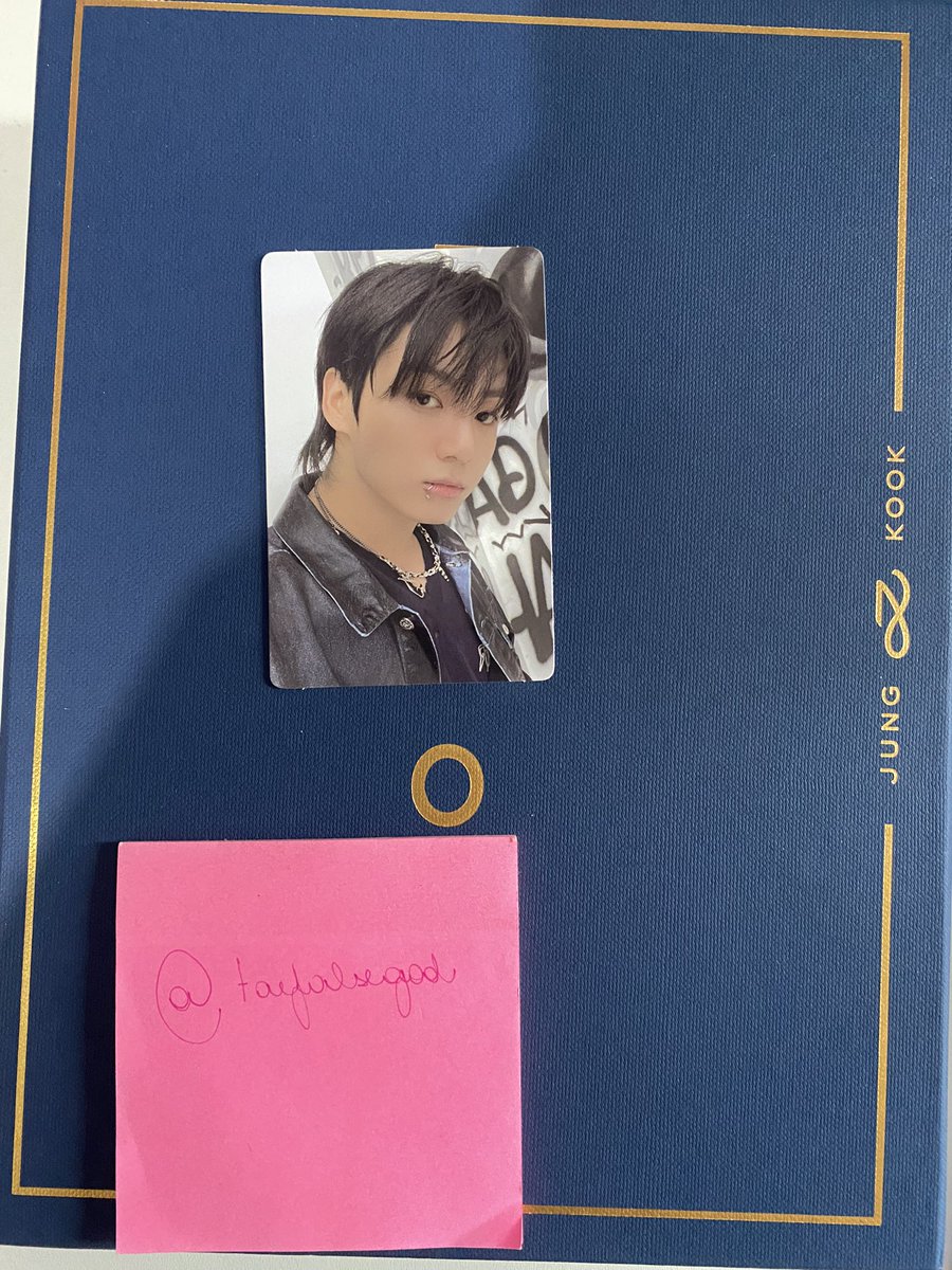 taefalsegod's tweet photo. VENDA / VENDO JUNGKOOK GOLDEN 

• Photocards dupla 70$ 
• POB 80$ 

+ 7$ do envio por módico
>feedbacks estão no fixado 
>sem avaria 
>mando foto/video na dm 
>valores sem fretes 

rt por favor ? @llovemebangtan @vendaetrocakpop https://t.co/Dixqp3hLuI