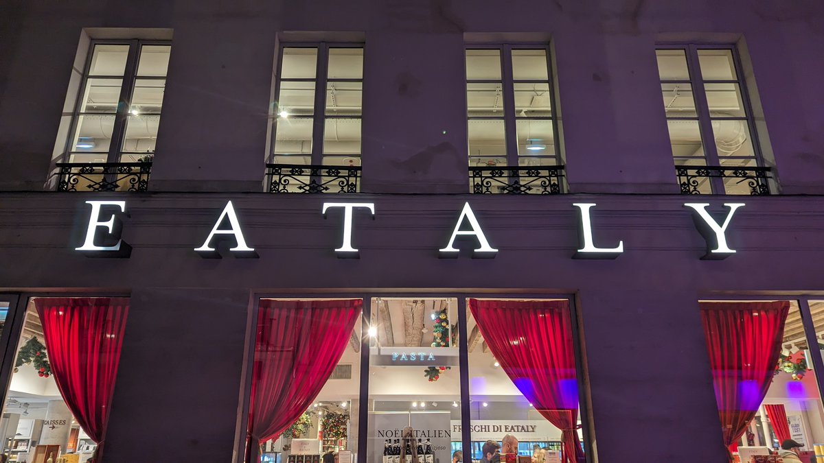 Fjb_fff's tweet photo. Notiz an mich, ab und an mal nachsehen dass alle Buchstaben der Leuchtreklame richtig funktionieren. #eataly #fataly #paris https://t.co/CUyqdQukBm