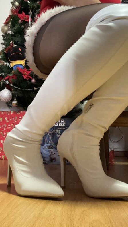 Mistressedomin's tweet photo. Je cherche un homme soumis, pour domination physique et psychologique. Je recherche une rencontre stimulante, basée sur la confiance !! J'ai passé plusieurs années dans les relations D/s. J'ai l'expérience requise pour amener aux plaisirs de la soumission https://t.co/1S1z5yRnXh