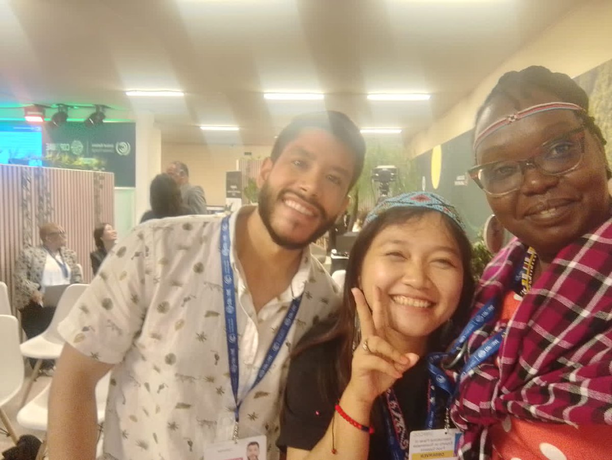 ❤️The beauty of community meetups | #COP28 highlights!🌏🌎🌍

Today, after participating in a series of events, some of our @GLFChapters coordinators and delegates from @Y4Nature, @YPARD, and @EmpoderaClima finally met and had amazing moments together!

#ThinkLandscape @GlobalLF