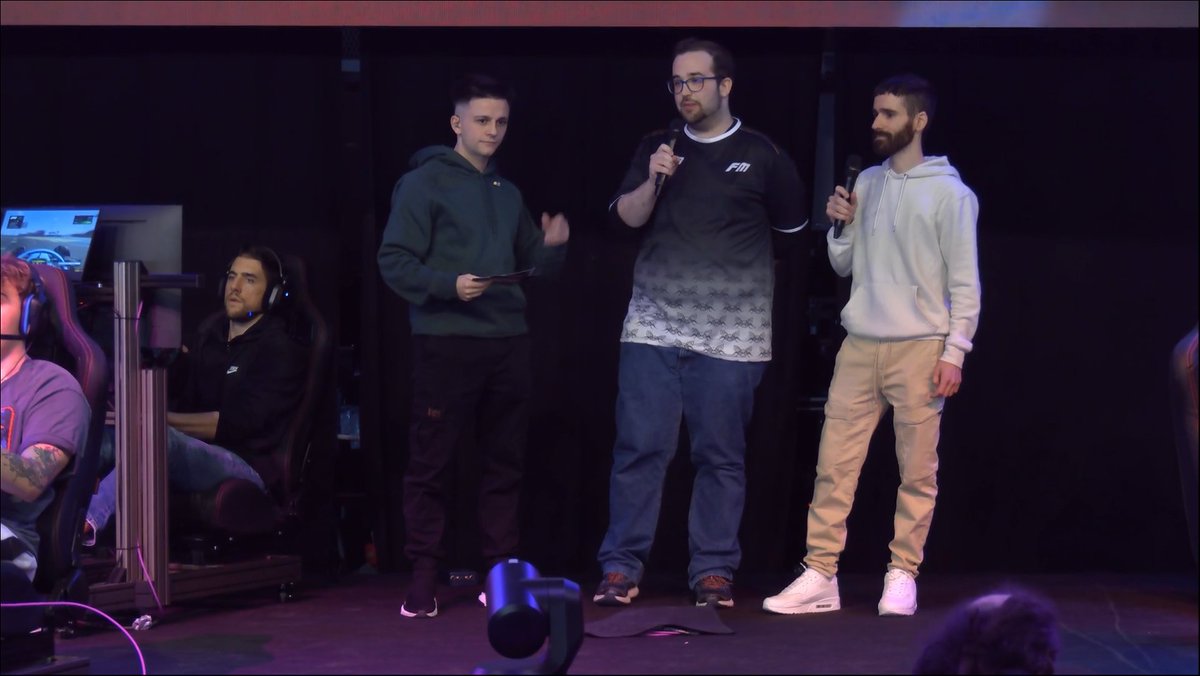 NanoMosca's tweet image. Ya en casa, después de todo lo de ayer, menuda locura de día.

Finalizar el Mundial de F1 Online de @Ampeterby7 , con un presencial maravilloso, una pena que Siro no pudo venir.

Una experiencia inolvidable, un placer estar con todos estos cracks. 

El año que viene más!💪