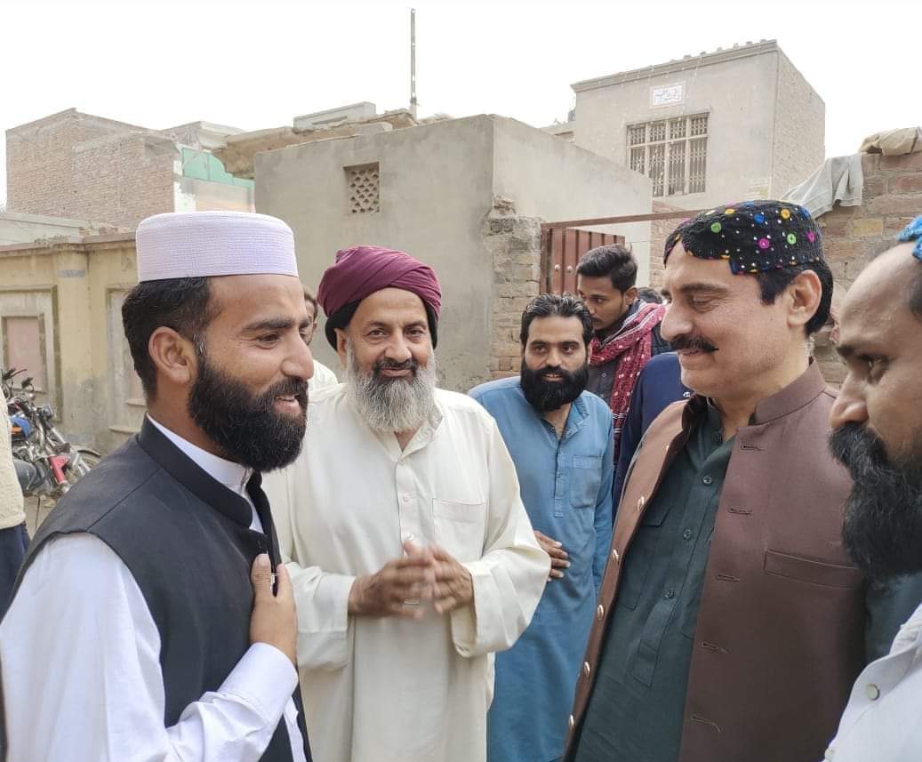KhetranPP214's tweet photo. سردار محبوب خان کھیتران (امیدوار PP-214 MPA) کی PP-214 بستی احمد پور آمد, ملک اشرف سن کی بھتیجی کی وفات پر فاتحہ خوانی
@MaryamNSharif @betterpakistan @AyazSadiq122 @akleghari @SenPervaizRd @KhawajaMAsif @KhSaad_Rafique @MIshaqDar50 @Marriyum_A @Mian_JavedLatif @CMShehbaz @HamzaSS https://t.co/gGPIi3XrI2