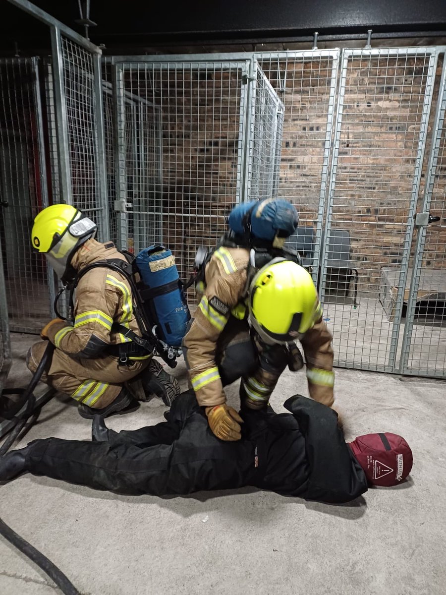 abewdhq's tweet photo. Well done to the On Call firefighters from Tighnabruaich, Dunoon, Inveraray, Arrochar &amp; Helensburgh who attended Dumbarton community fire station today for their RAG phased assessments. Well done everyone, good effort by all. #Oncall #SFRS 🚒🔥 https://t.co/iygG1lGBWo