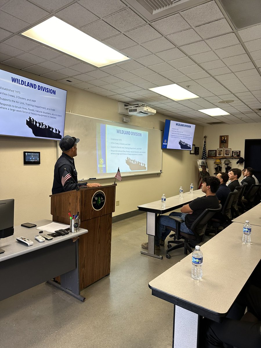 JoinVCFD's tweet image. The past few weeks have been busy! The VCFD Fire Crew went to Ventura College, CSUCI, Oxnard College Fire Academy, the California Conservation Corps, AND hosted their Open Houses! 

‼️RSVP for a Firefighter Trainee Orientation Session: surveymonkey.com/r/VCFD-FFT-Ori… 

#JoinVCFD #VCFD