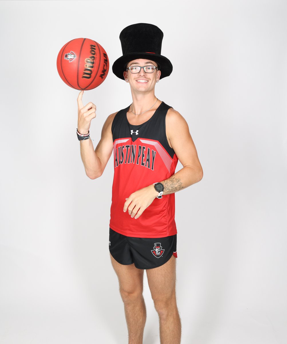 GovsXCTF's tweet photo. 𝓑𝓔𝓐𝓣 𝓜𝓤**𝓐𝓨‼️

Good luck to @GovsMBB and @GovsWBB as they take on the team from Calloway County today🎩

#APXCTF X #BleedRed X #ItsTime | #LetsGoPeay https://t.co/sNv0ZuDsZE