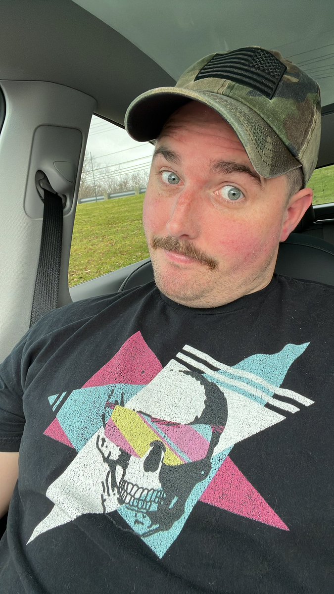 I only wear this shirt when I know I am gonna use 35lb plates... Iykyk

<a href="/8BitBlood/">8bitblood</a>