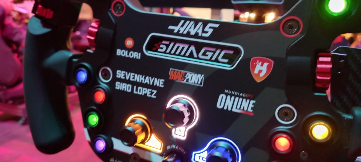 NanoMosca's tweet image. Ya en casa, después de todo lo de ayer, menuda locura de día.

Finalizar el Mundial de F1 Online de @Ampeterby7 , con un presencial maravilloso, una pena que Siro no pudo venir.

Una experiencia inolvidable, un placer estar con todos estos cracks. 

El año que viene más!💪