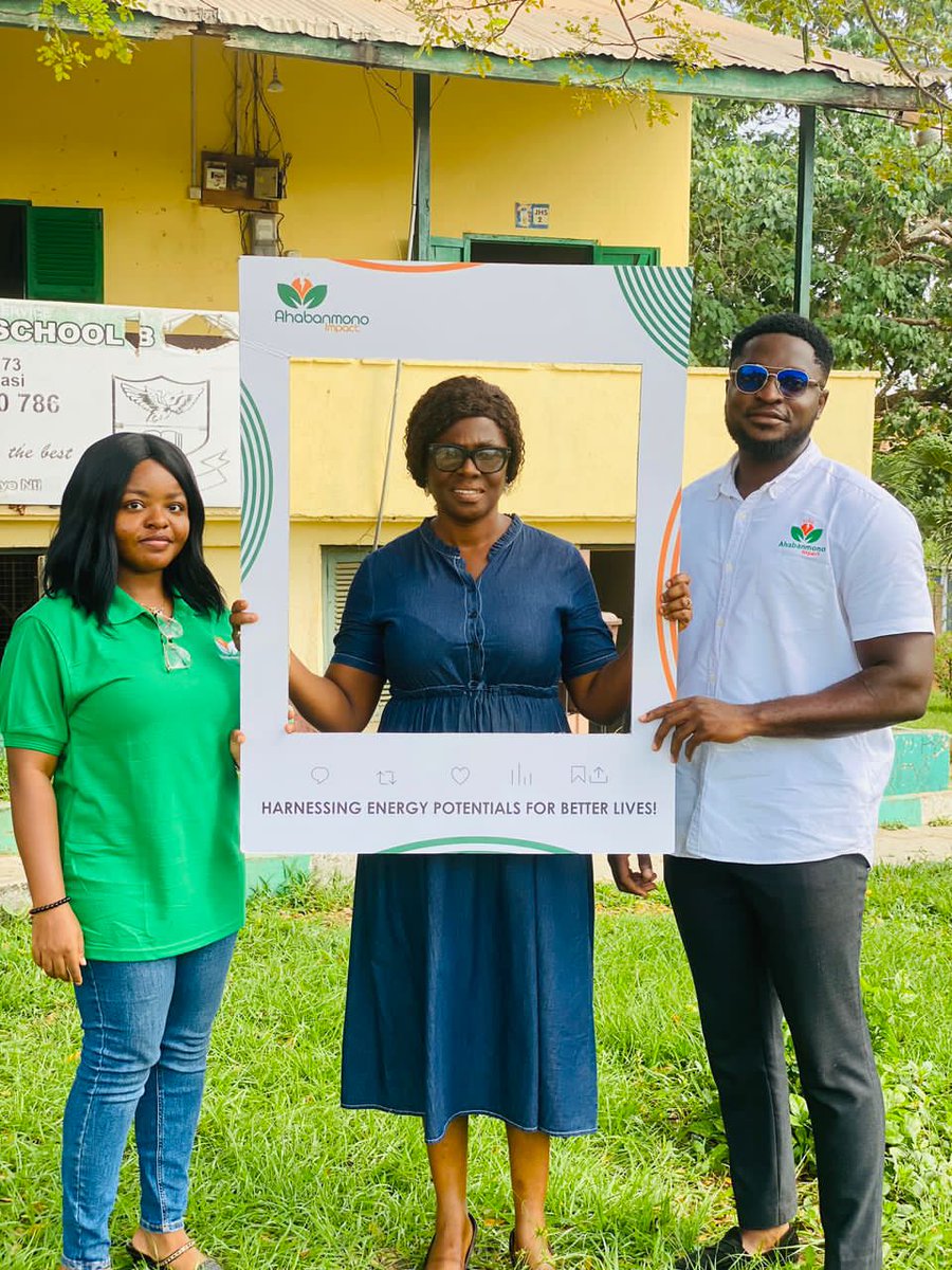 The Reportage tweet media