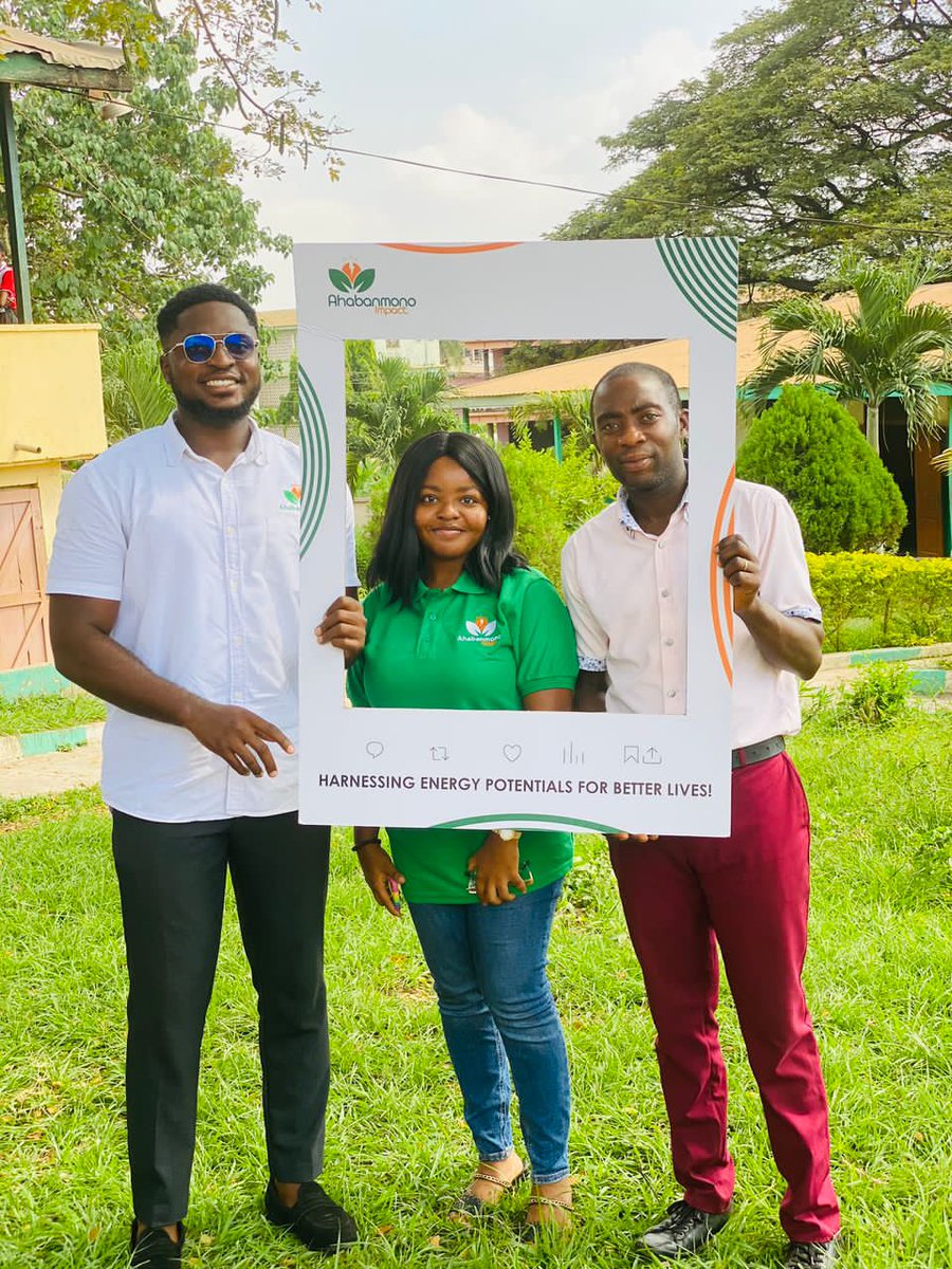 The Reportage tweet media