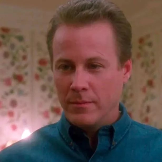 Underrated Movie Villain:

Peter McCalister

- Let’s his brother call Kevin a jerk
- When flight landed, could have cared less about forgetting Kevin. Just wanted to get to hotel
- Calls losing kids a “family tradition” in front of the police
- Gets first class seats to Paris for