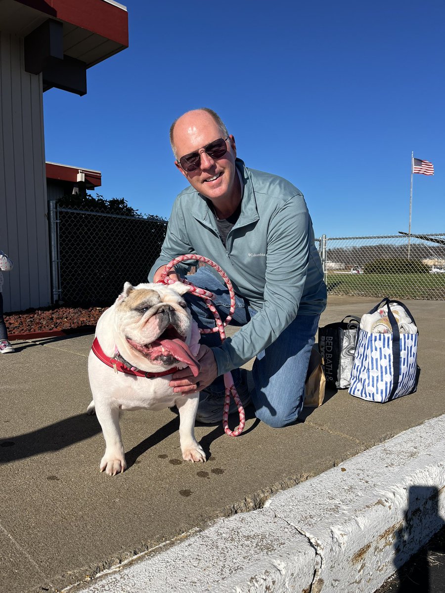 TPointSumner's tweet photo. Got to deliver Lulu to outside Pittsburgh from Indy yday as part of a 5 leg Pilots n Paws rescue flight.   She is a big girl and a little bossy. She kept wanting to tell me how to fly the plane..

#pilotsnpaws #foreflight https://t.co/9rpocREJr9