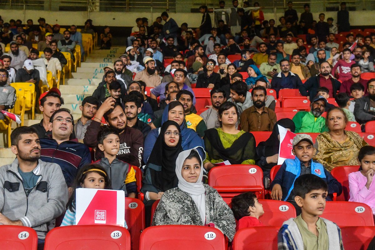 Karachi, you brought the energy today! Now let's make Sunday memorable for the #NationalT20 final 🤩

#KHIWvRWP | #AajaMaidanMein