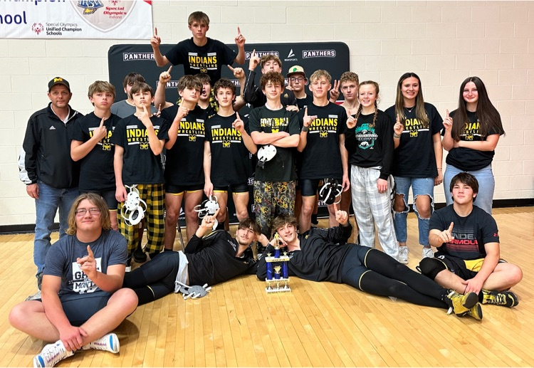 Milan wrestling takes first place at Knightstown Invitational! 

Carson Betz, Kolton Harris, Matthew Baylor, Tom Poole, Cameron Gilb, Dillan Engel and Kaleb Wilburn all went undefeated. Congratulations to all wrestlers! ⚫️🟡 #weRmilan