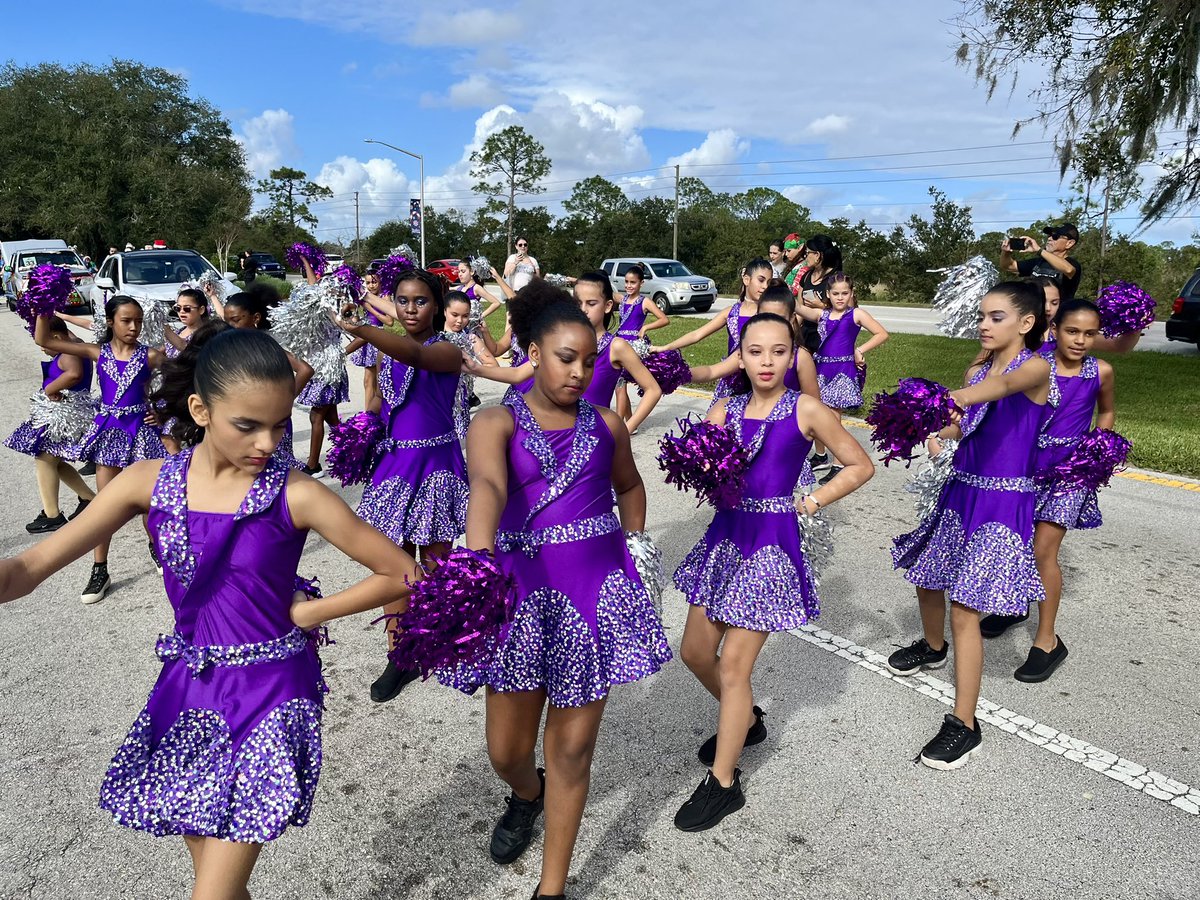DosKimberley's tweet photo. More parade pics! Our Star Dancers did great!! #PoincianaParade @SDOCElemEd @SDOCArts @Osceolaschools @PAFA_STARS https://t.co/6Oev0P2gNM