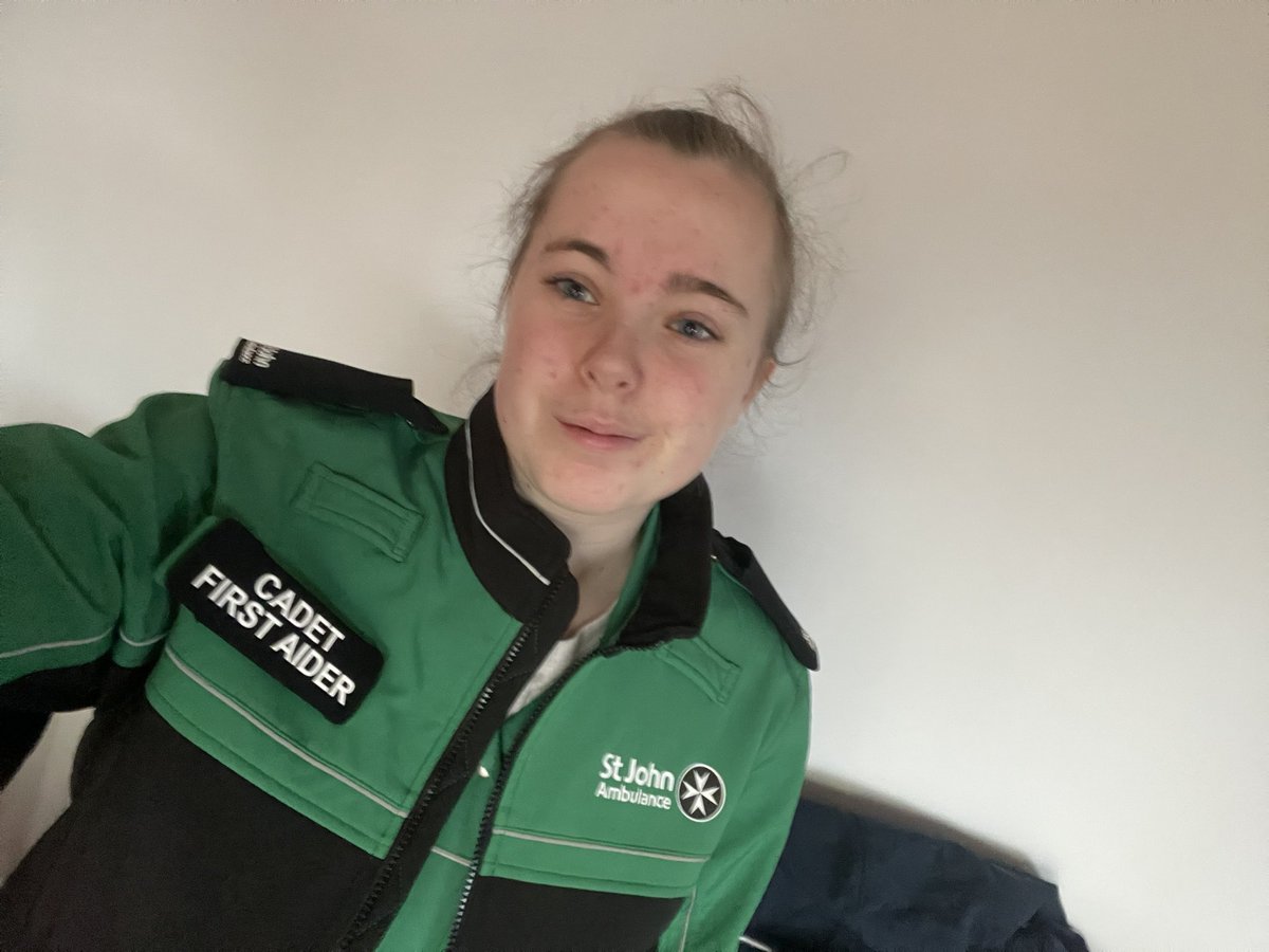 HeatherA_2019's tweet photo. Today I was out volunteering at Wolves! I had a wonderful time and definitely had fun learning and practicing my first aid skills 💚#mysjaday @SJASSWYouth @SJASSW https://t.co/d2dwRC1hhX